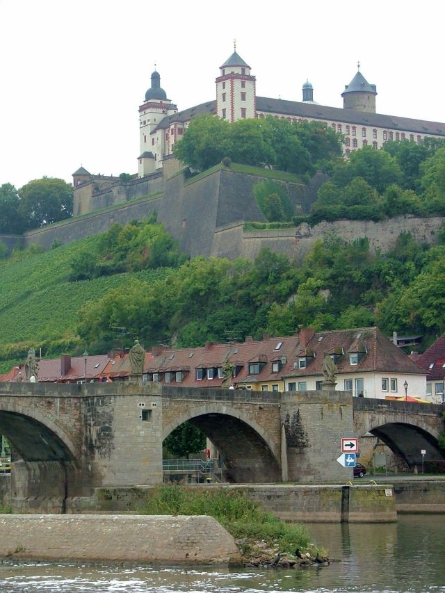 dscf2406 Wurzburg Old Bridge and the Fortress Marienberg