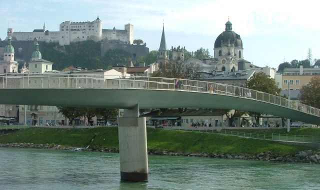 dscf2559 Footbridge over the Salzach River, Salzburg
