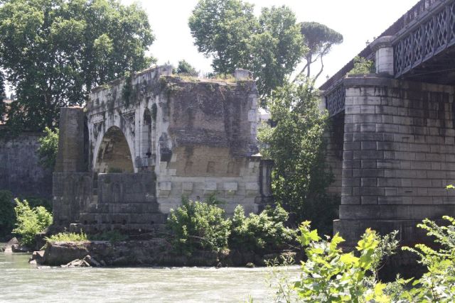 Ponte Rotto