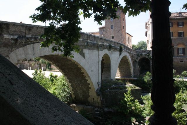 Ponte Fabricio